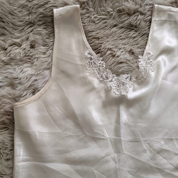 Vintage cream tank top - Picture 5 of 12